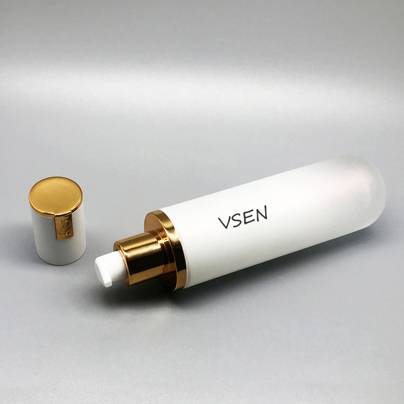 九游会·J9 - 官方网站|真人游戏第一品牌定制  白色化妆品瓶子(图3)